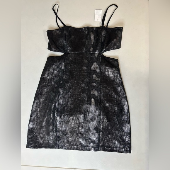 Urban Outfitters Candace Snake Print Cutout Mini Dress Size Medium NWT - Picture 3 of 5